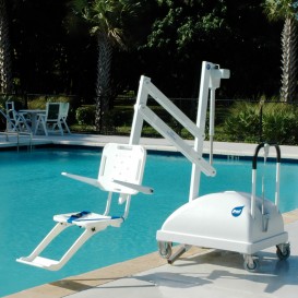 Elevador portátil para acceso piscina discapacitados AstralPool